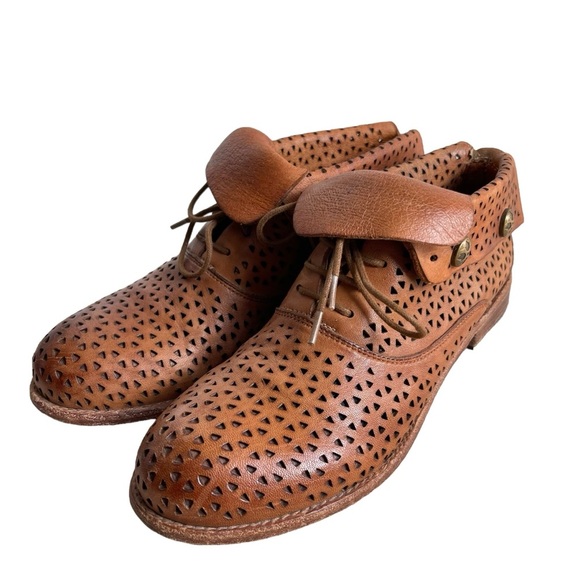 Patricia Nash Sabrina Perforated Ankle Booties Womens Size 7 Tan Foldover Cuffed - Picture 5 of 12